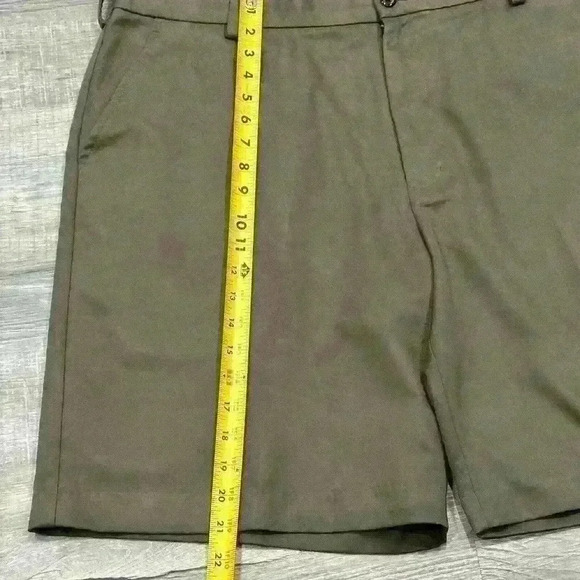 IZOD Perform X Solid Brown Flat Front Polyester SHORTS Men’s Sz 40” Waist - EUC - Picture 7 of 12